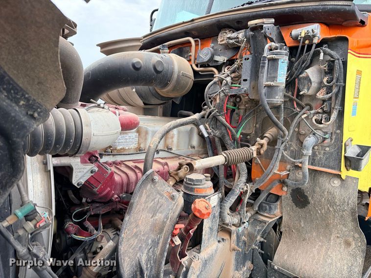 image for item ED5412 2013 Mack CHU613 fuel truck