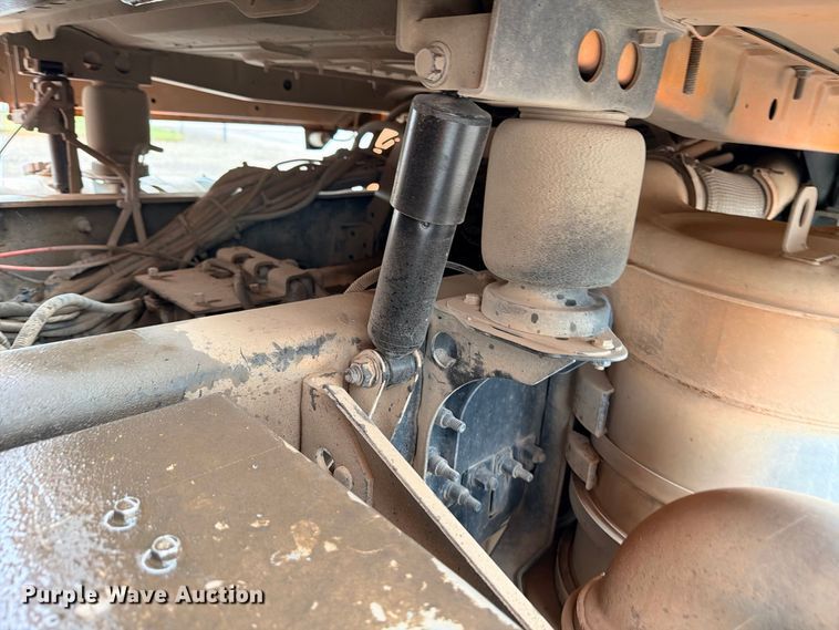 image for item ED5412 2013 Mack CHU613 fuel truck