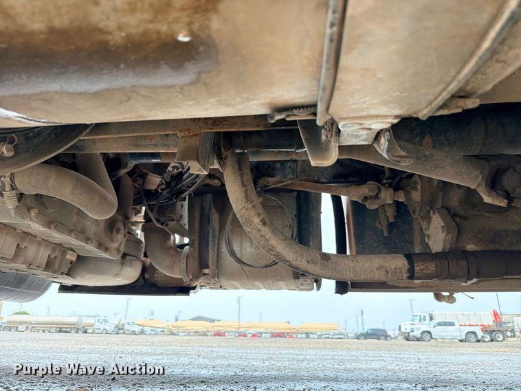image for item ED5412 2013 Mack CHU613 fuel truck