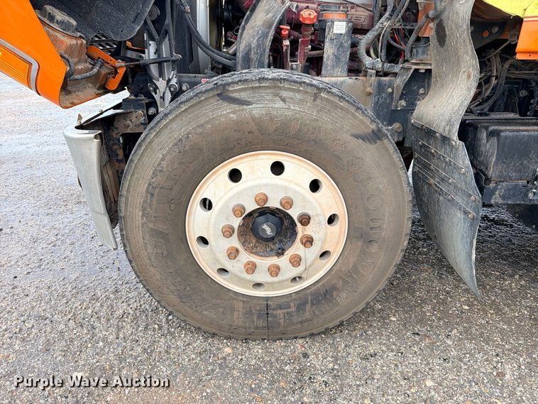 image for item ED5412 2013 Mack CHU613 fuel truck