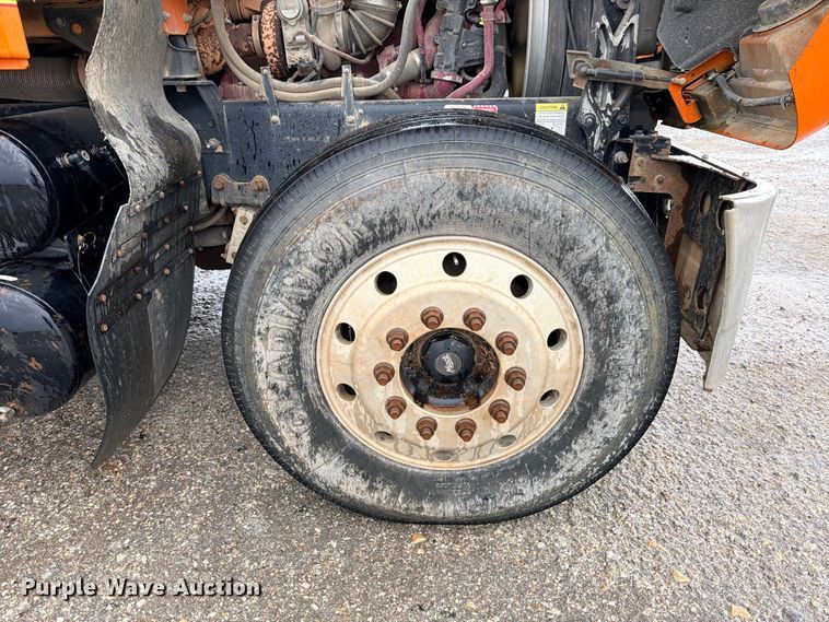 image for item ED5412 2013 Mack CHU613 fuel truck