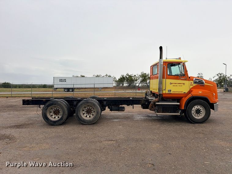 image for item ED5415 2015 Western Star 4700SB truck cab and chassis