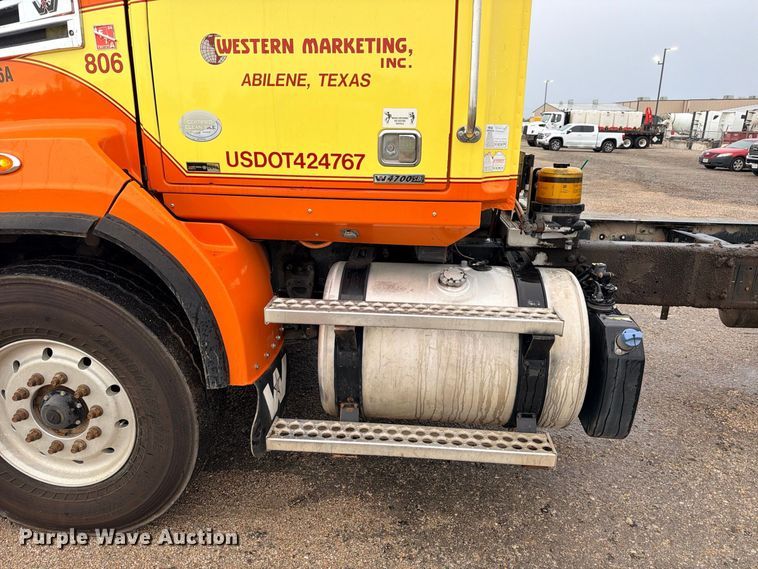 image for item ED5415 2015 Western Star 4700SB truck cab and chassis