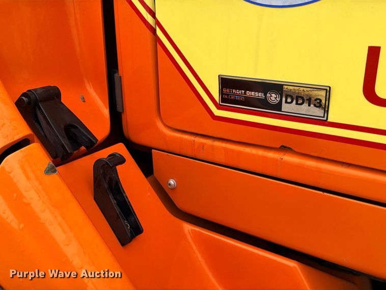 image for item ED5415 2015 Western Star 4700SB truck cab and chassis