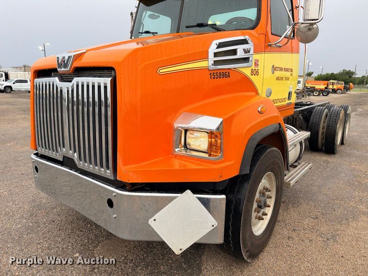 image for item ED5415 2015 Western Star 4700SB truck cab and chassis