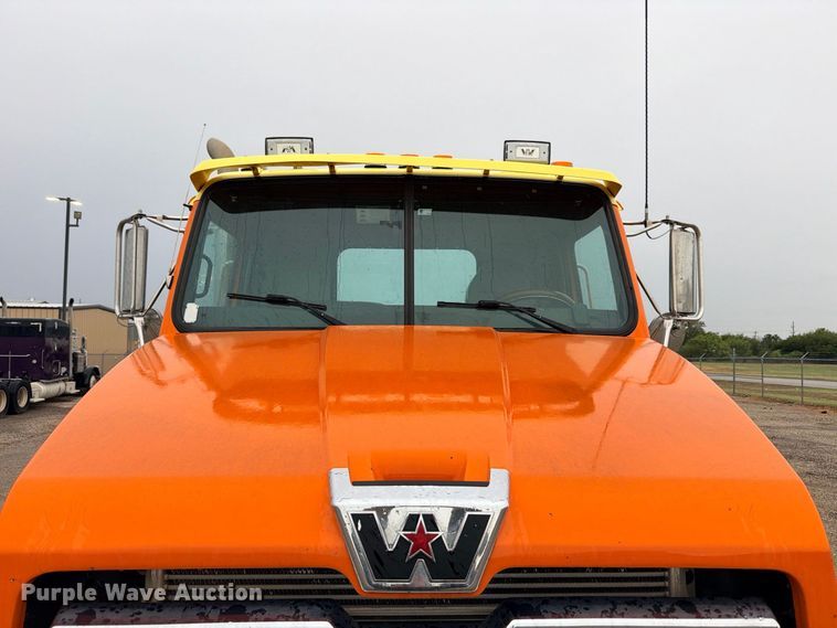 image for item ED5415 2015 Western Star 4700SB truck cab and chassis