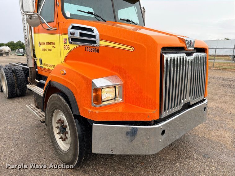 image for item ED5415 2015 Western Star 4700SB truck cab and chassis
