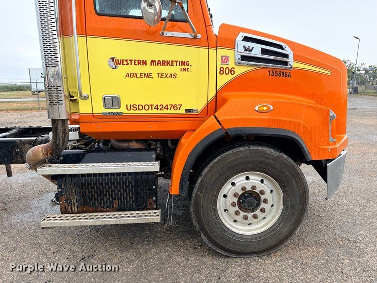 image for item ED5415 2015 Western Star 4700SB truck cab and chassis