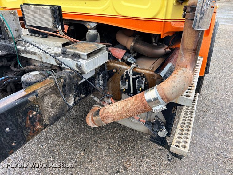 image for item ED5415 2015 Western Star 4700SB truck cab and chassis