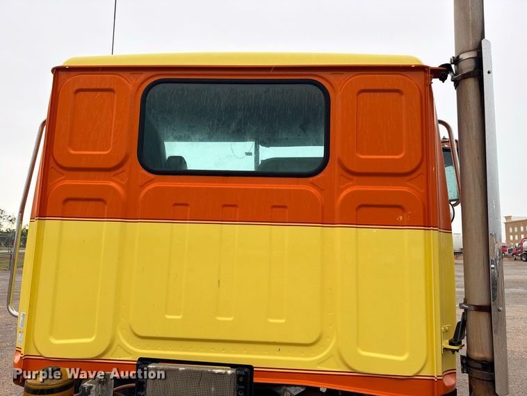 image for item ED5415 2015 Western Star 4700SB truck cab and chassis