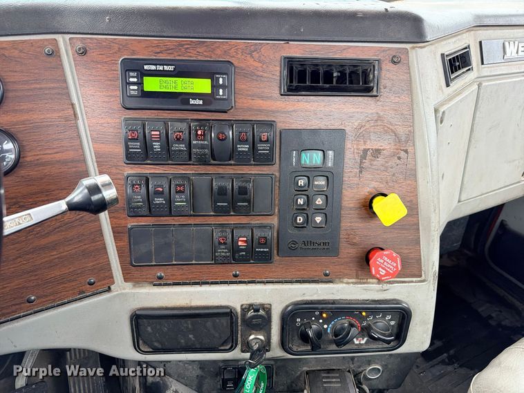 image for item ED5415 2015 Western Star 4700SB truck cab and chassis