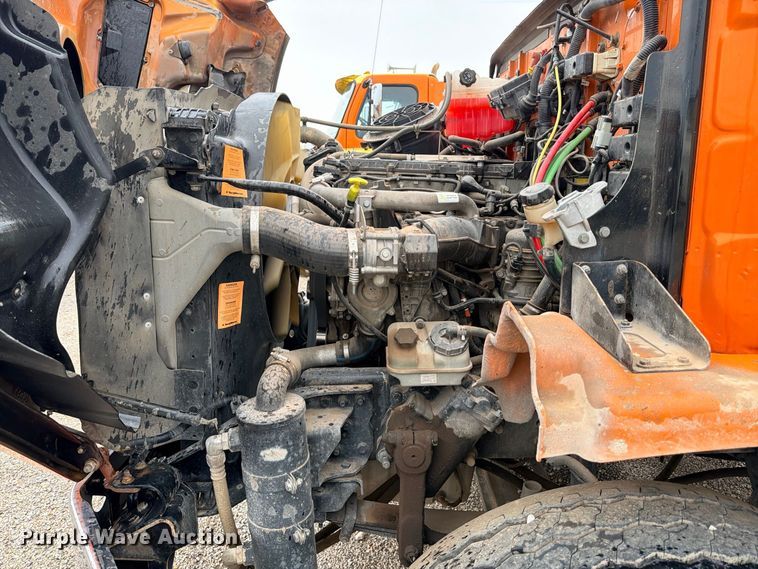 image for item ED5415 2015 Western Star 4700SB truck cab and chassis