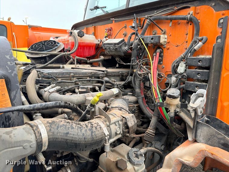 image for item ED5415 2015 Western Star 4700SB truck cab and chassis