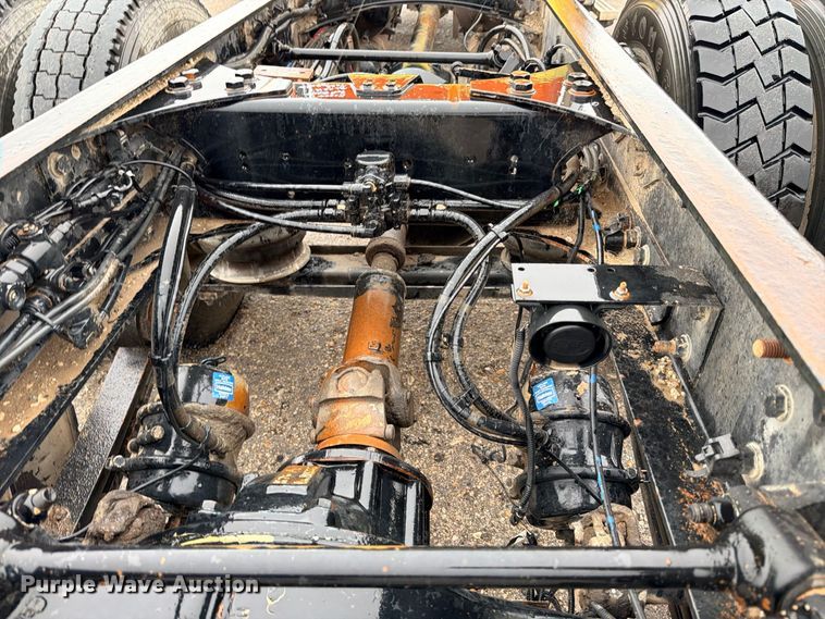 image for item ED5415 2015 Western Star 4700SB truck cab and chassis