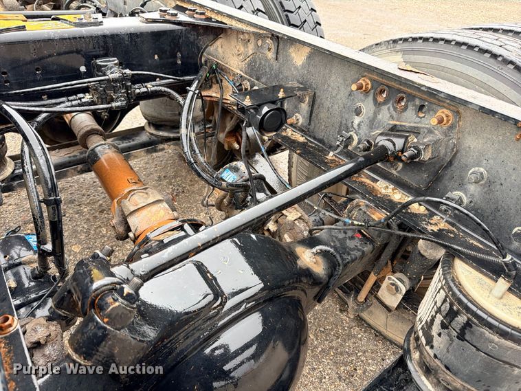 image for item ED5415 2015 Western Star 4700SB truck cab and chassis