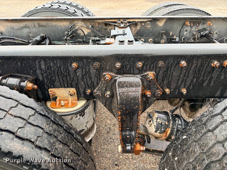 image for item ED5415 2015 Western Star 4700SB truck cab and chassis