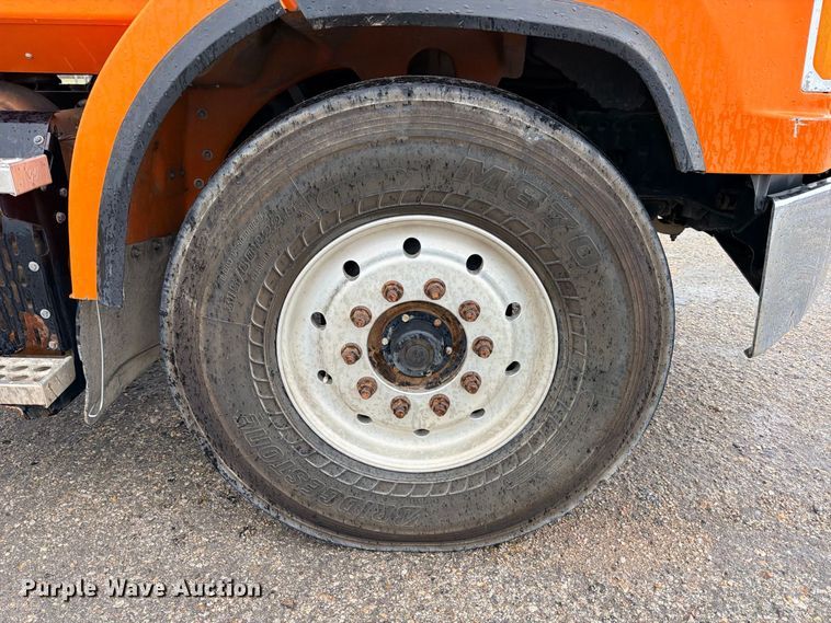 image for item ED5415 2015 Western Star 4700SB truck cab and chassis