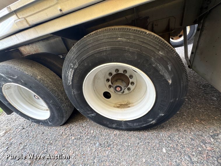 image for item EF1299 1986 Heil fuel trailer