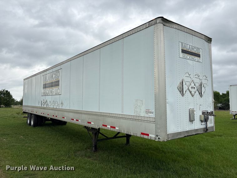 image for item EG9021 2010 Wabash dry van trailer