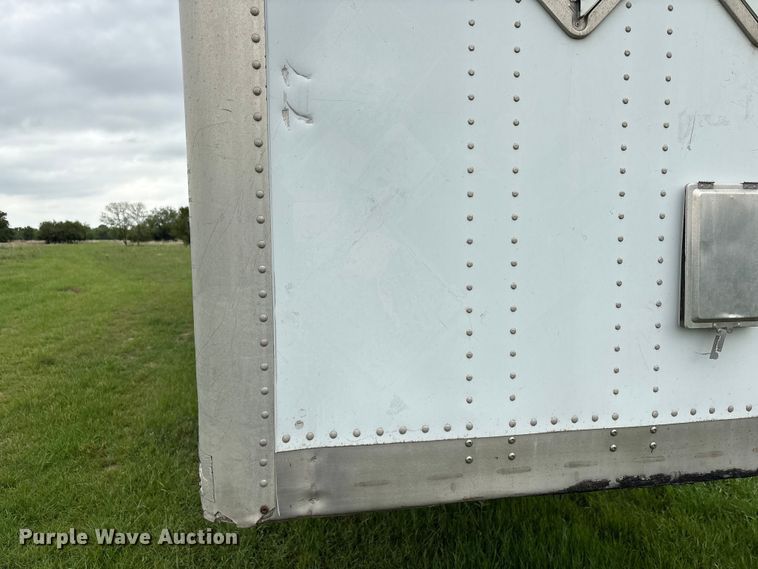 image for item EG9021 2010 Wabash dry van trailer