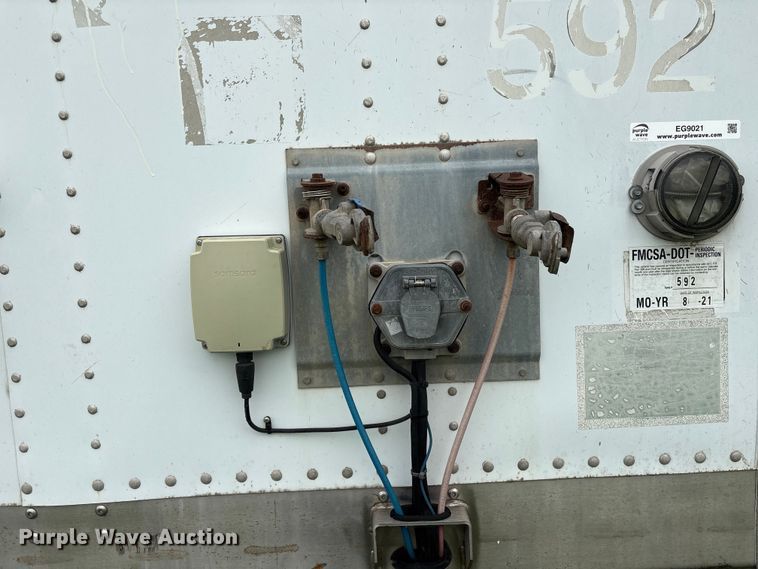 image for item EG9021 2010 Wabash dry van trailer