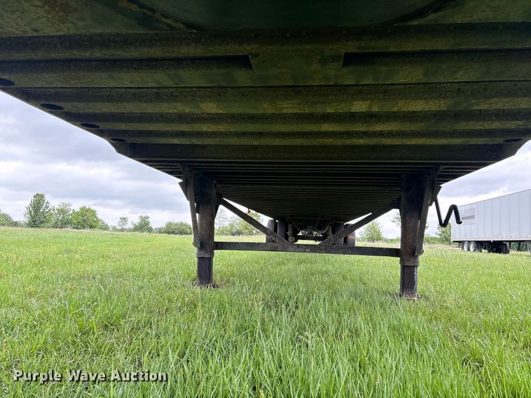 image for item EG9021 2010 Wabash dry van trailer