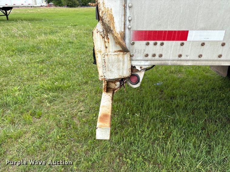 image for item EG9021 2010 Wabash dry van trailer