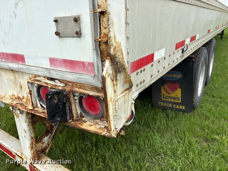 image for item EG9021 2010 Wabash dry van trailer