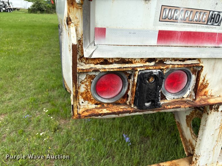 image for item EG9021 2010 Wabash dry van trailer