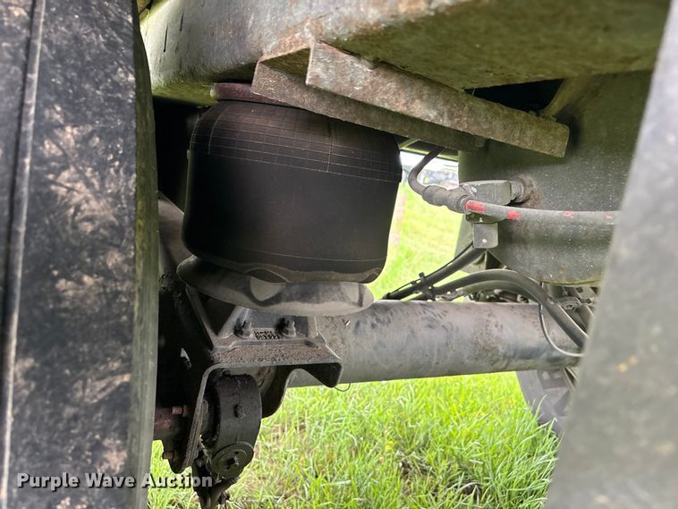 image for item EG9021 2010 Wabash dry van trailer