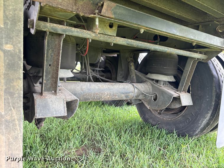 image for item EG9021 2010 Wabash dry van trailer