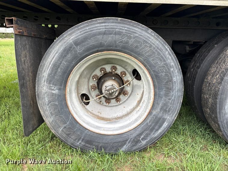 image for item EG9021 2010 Wabash dry van trailer