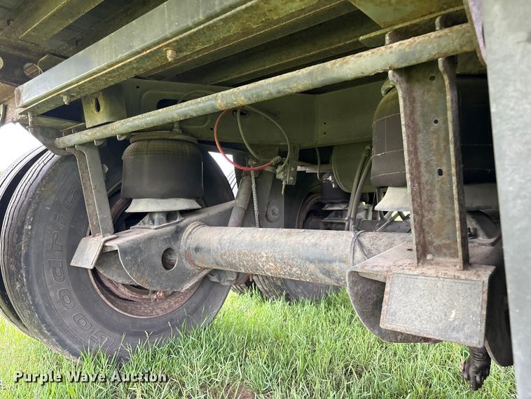image for item EG9021 2010 Wabash dry van trailer