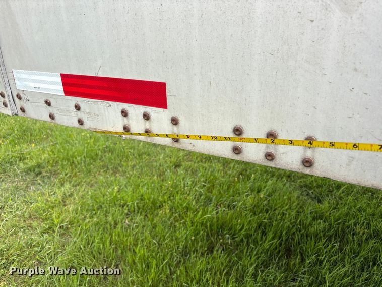image for item EG9021 2010 Wabash dry van trailer