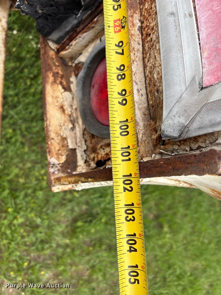 image for item EG9021 2010 Wabash dry van trailer
