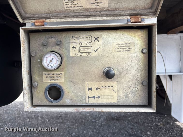 image for item EG9061 1998 Wabash dry van trailer