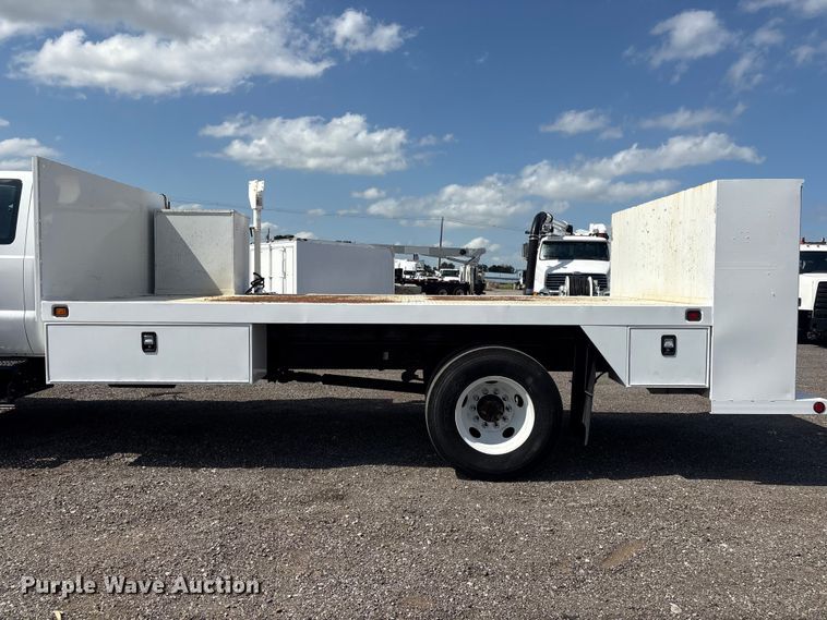 image for item EG9182 2015 Ford F650 Super Duty Ext. Cab flatbed truck