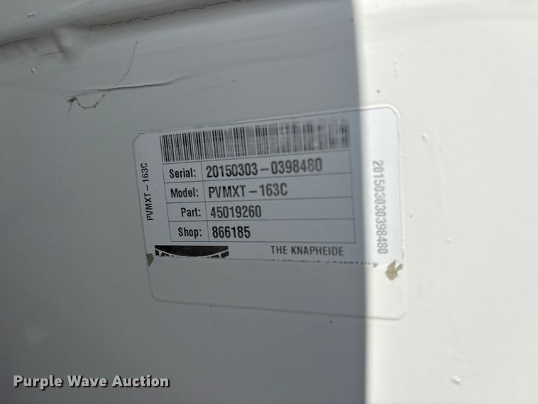 image for item EG9182 2015 Ford F650 Super Duty Ext. Cab flatbed truck
