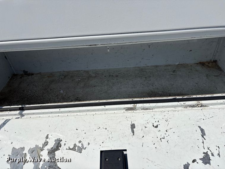 image for item EG9182 2015 Ford F650 Super Duty Ext. Cab flatbed truck
