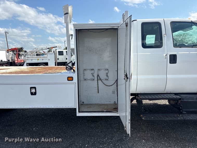 image for item EG9182 2015 Ford F650 Super Duty Ext. Cab flatbed truck