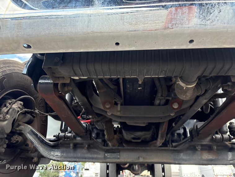 image for item EG9182 2015 Ford F650 Super Duty Ext. Cab flatbed truck