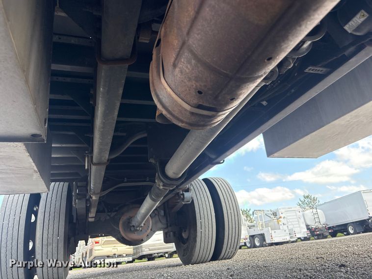 image for item EG9182 2015 Ford F650 Super Duty Ext. Cab flatbed truck
