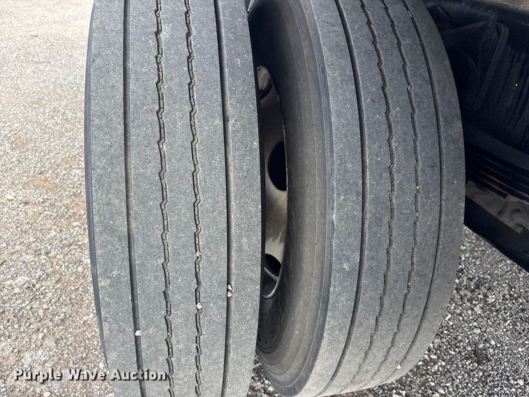 image for item EG9182 2015 Ford F650 Super Duty Ext. Cab flatbed truck