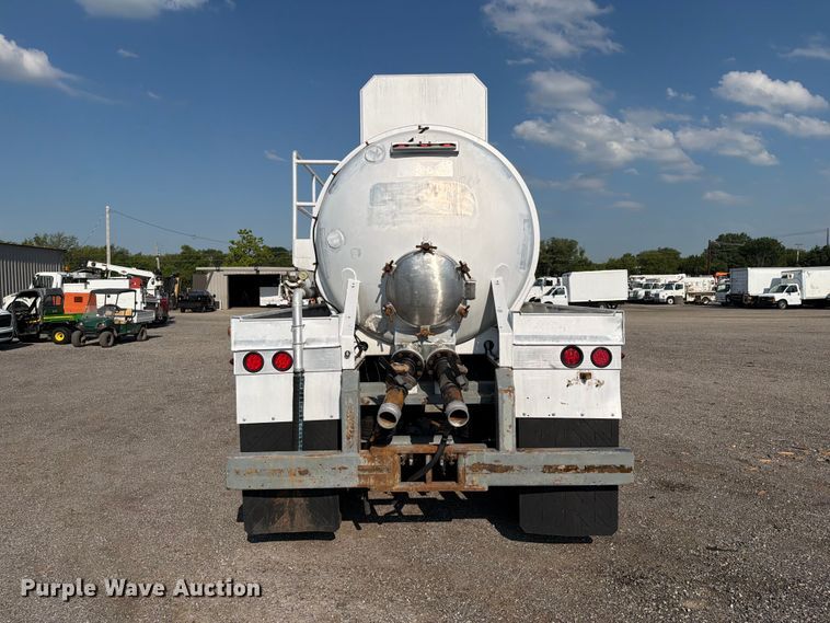 image for item EG9271 2012 Dragon Products 150BBL VACUUM TANK vacuum trailer