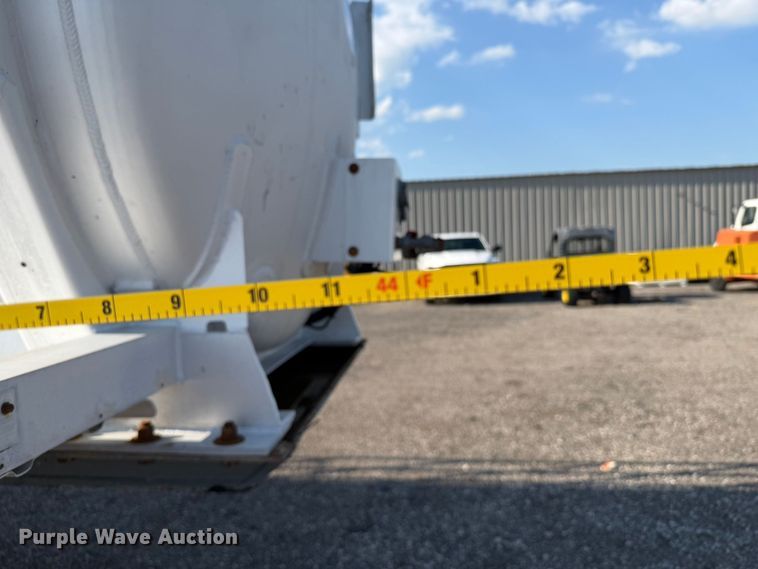 image for item EG9271 2012 Dragon Products 150BBL VACUUM TANK vacuum trailer