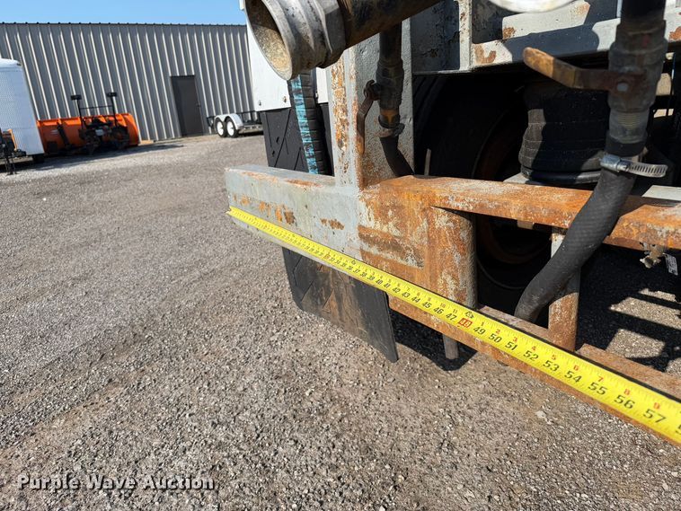 image for item EG9271 2012 Dragon Products 150BBL VACUUM TANK vacuum trailer