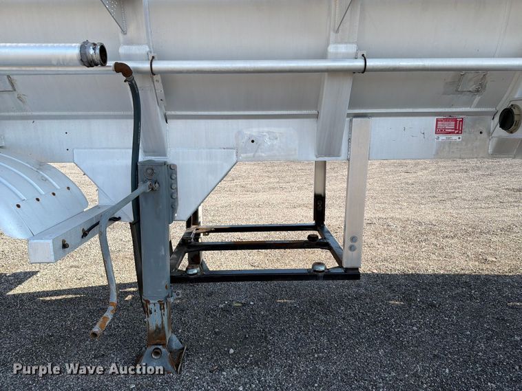 image for item EG9271 2012 Dragon Products 150BBL VACUUM TANK vacuum trailer