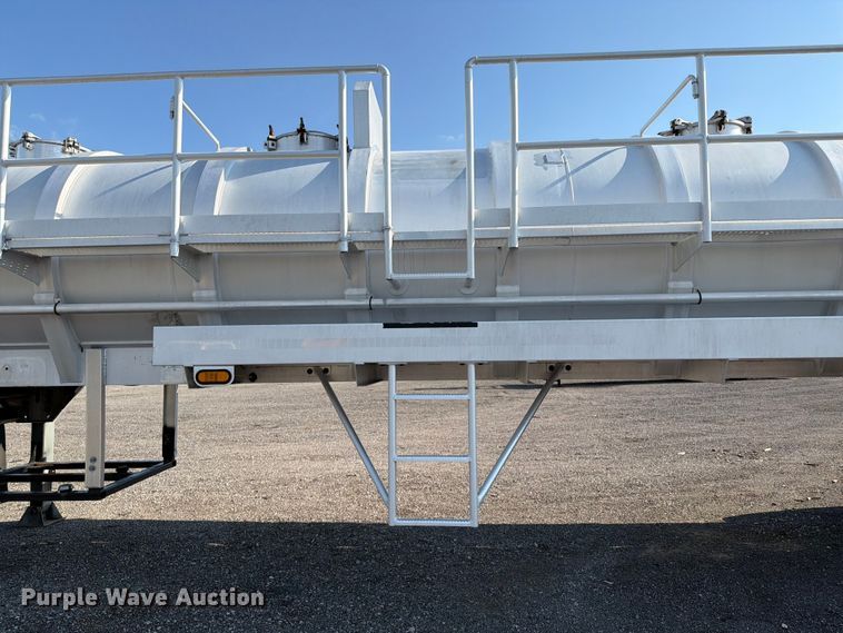 image for item EG9271 2012 Dragon Products 150BBL VACUUM TANK vacuum trailer