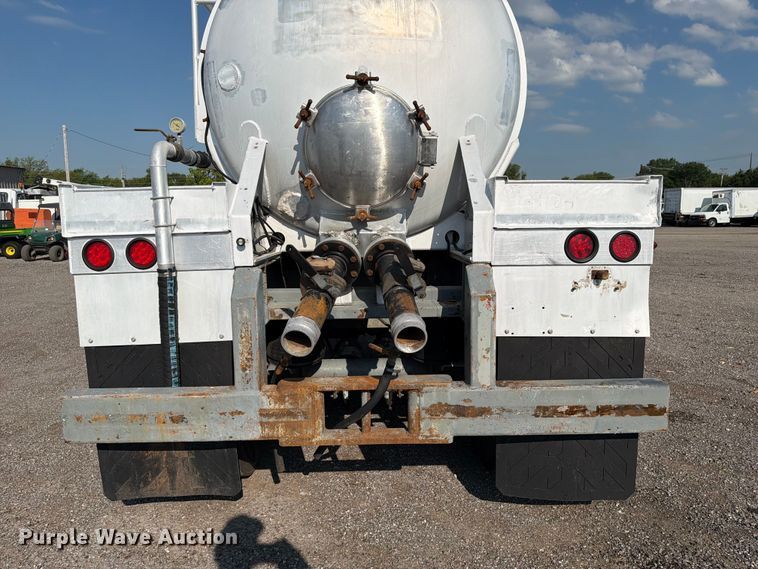 image for item EG9271 2012 Dragon Products 150BBL VACUUM TANK vacuum trailer