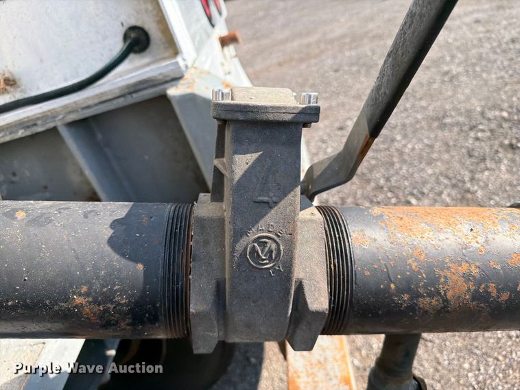 image for item EG9271 2012 Dragon Products 150BBL VACUUM TANK vacuum trailer
